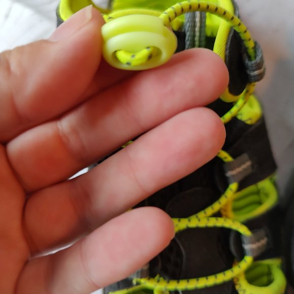 New Balance Kids Black/Lime Adirondack Water Shoe Sandal P1W - Picture 7 of 8